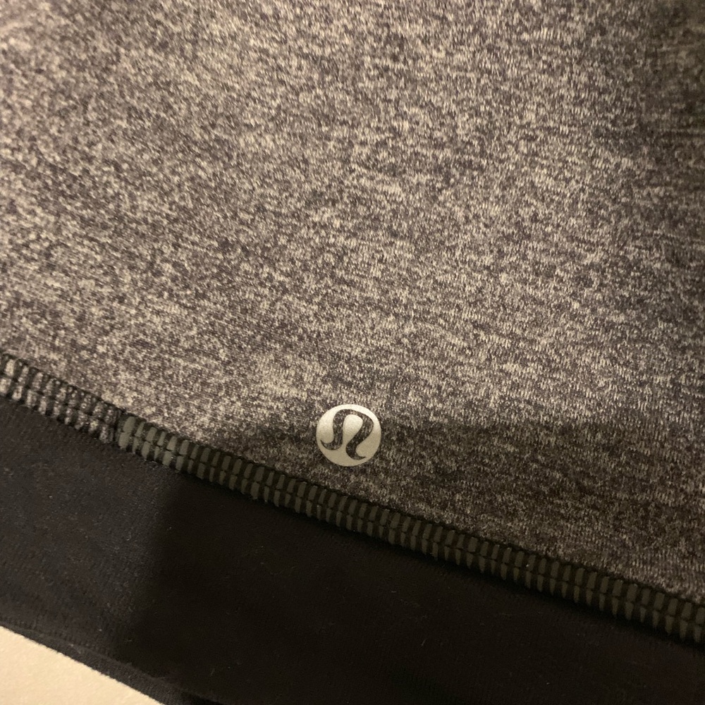 Lululemon hat - Picture 2 of 4